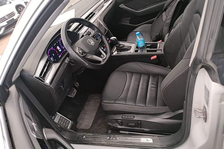 Used Volkswagen FAW-Volkswagen CC 2023 380TSI Striking Edition Left Front Seat