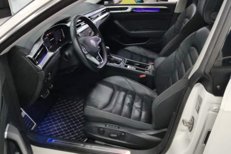 Used Volkswagen FAW-Volkswagen CC 2023 Hunting Vehicle 380TSI Hunter's Heart Edition Left Front Seat
