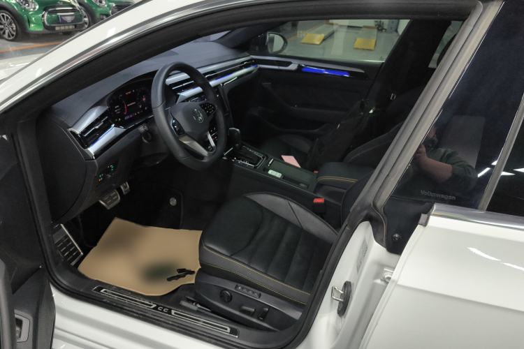 Used Volkswagen FAW-Volkswagen CC 2023 380TSI Striking Edition Left Front Seat