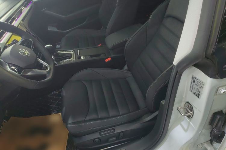 Used Volkswagen FAW-Volkswagen CC 2023 380TSI Striking Edition Left Front Seat