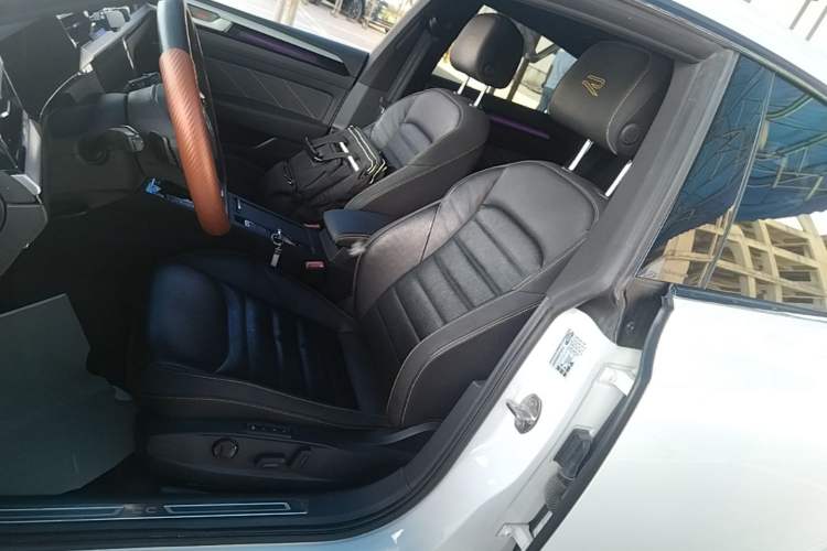 Used Volkswagen FAW-Volkswagen CC 2023 380TSI Striking Edition Left Front Seat