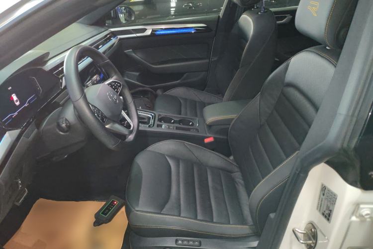 Used Volkswagen FAW-Volkswagen CC 2023 380TSI Striking Edition Left Front Seat