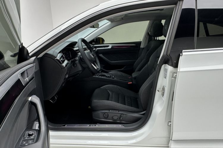 Used Volkswagen FAW-Volkswagen CC 2023 380TSI Striking Edition Left Front Seat