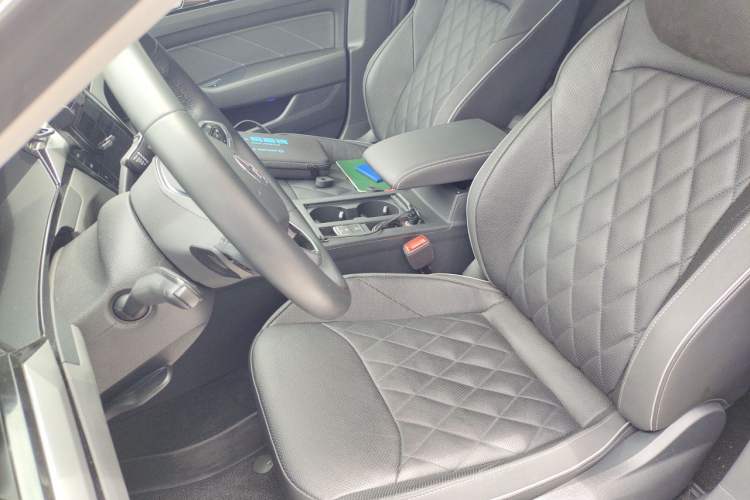 Used Volkswagen FAW-Volkswagen CC 2023 Adventure Vehicle 380TSI Trailblazer Edition Left Front Seat