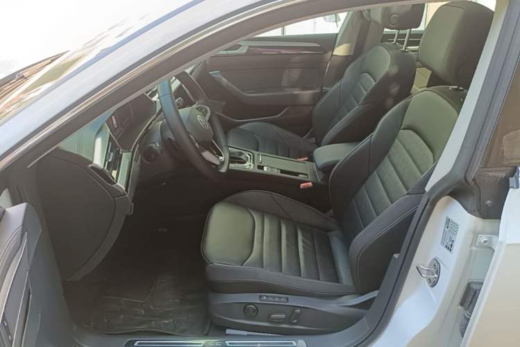 Used Volkswagen FAW-Volkswagen CC 2023 Hunting Vehicle 380TSI Hunter's Heart Edition Left Front Seat