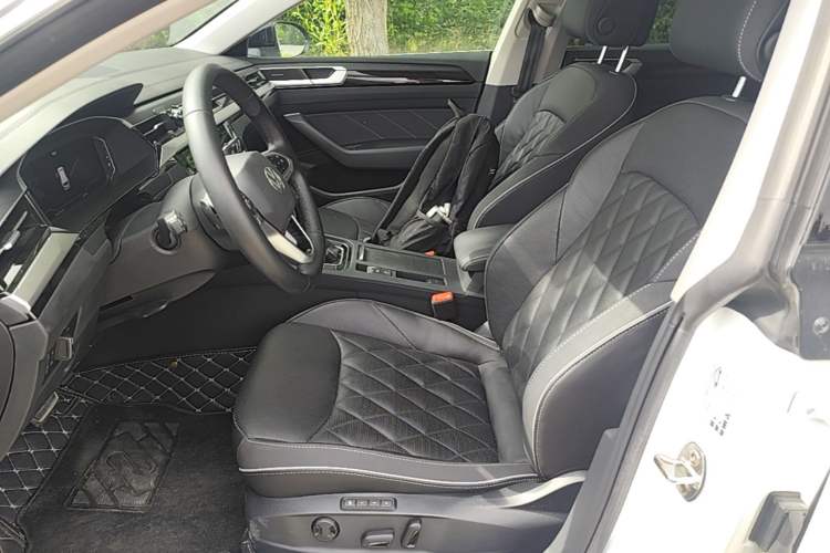 Used Volkswagen FAW-Volkswagen CC 2023 Adventure Vehicle 380TSI Trailblazer Edition Left Front Seat