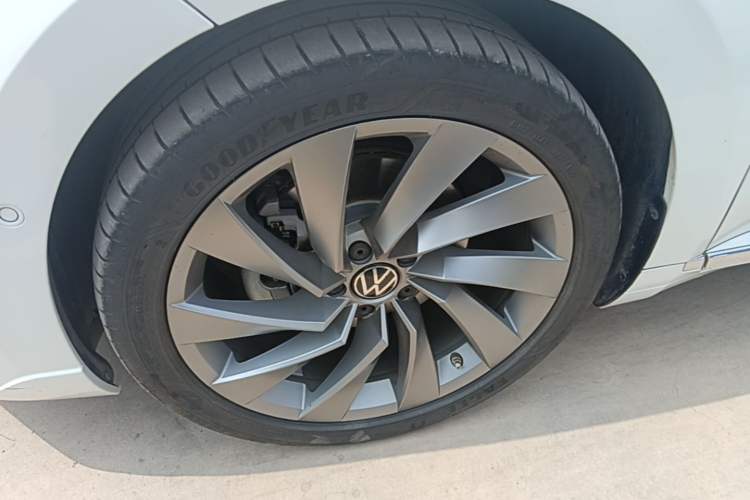 Used Volkswagen FAW-Volkswagen CC 2023 380TSI Striking Edition Left Front Wheel Hub