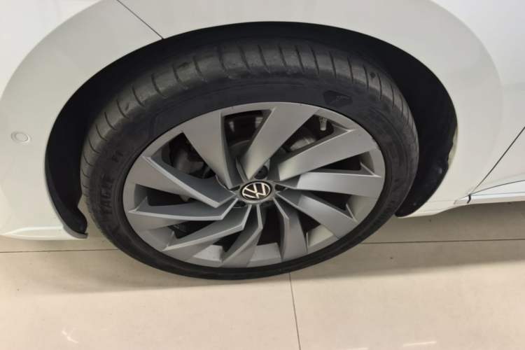 Used Volkswagen FAW-Volkswagen CC 2023 380TSI Striking Edition Left Front Wheel Hub
