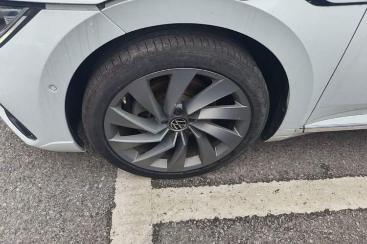 Used Volkswagen FAW-Volkswagen CC 2023 380TSI Striking Edition Left Front Wheel Hub