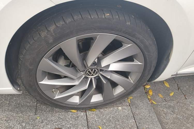 Used Volkswagen FAW-Volkswagen CC 2023 380TSI Striking Edition Left Front Wheel Hub