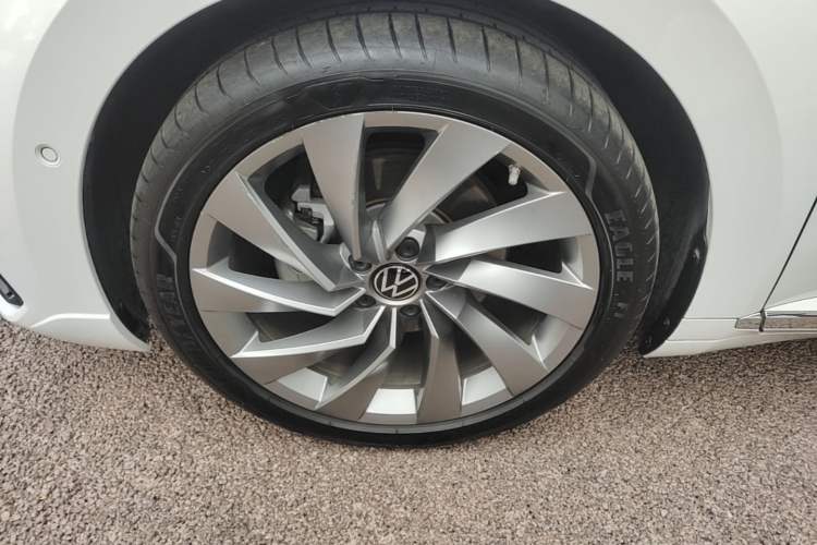 Used Volkswagen FAW-Volkswagen CC 2023 380TSI Striking Edition Left Front Wheel Hub