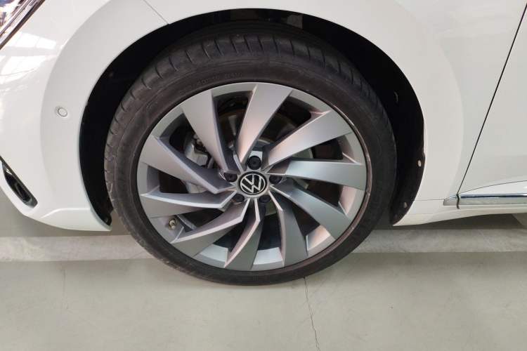 Used Volkswagen FAW-Volkswagen CC 2023 380TSI Striking Edition Left Front Wheel Hub