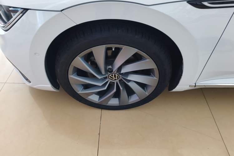 Used Volkswagen FAW-Volkswagen CC 2023 380TSI Striking Edition Left Front Wheel Hub