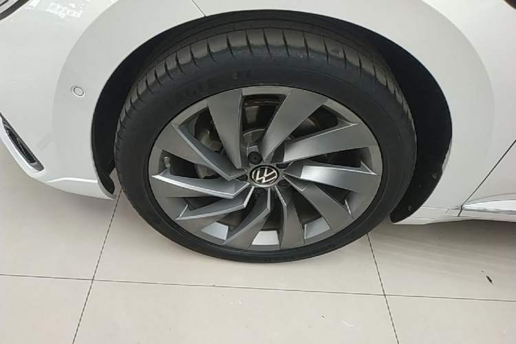 Used Volkswagen FAW-Volkswagen CC 2023 380TSI Striking Edition Left Front Wheel Hub