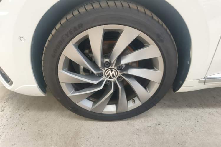 Used Volkswagen FAW-Volkswagen CC 2023 380TSI Striking Edition Left Front Wheel Hub
