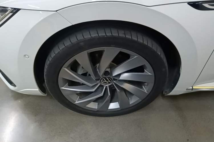 Used Volkswagen FAW-Volkswagen CC 2023 380TSI Striking Edition Left Front Wheel Hub