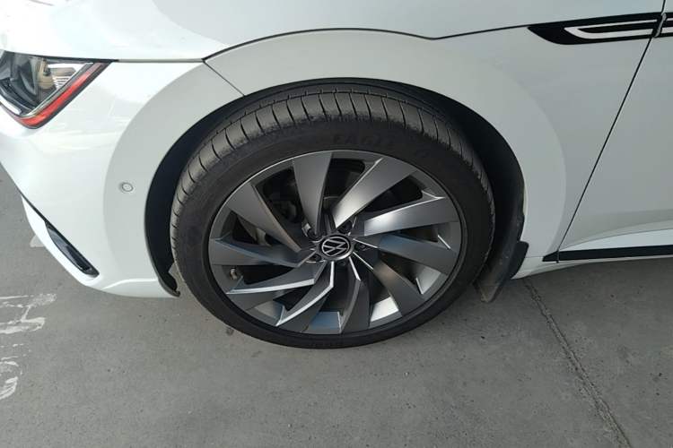 Used Volkswagen FAW-Volkswagen CC 2023 380TSI Striking Edition Left Front Wheel Hub