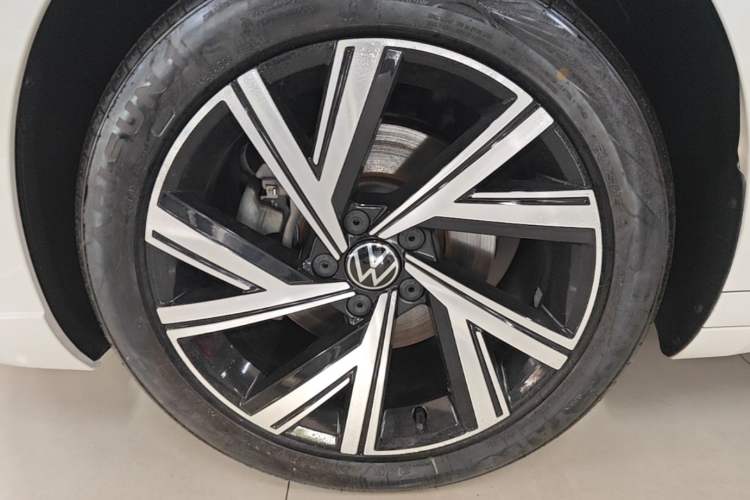 Used Volkswagen FAW-Volkswagen CC 2023 330TSI Ignite Edition Left Front Wheel Hub
