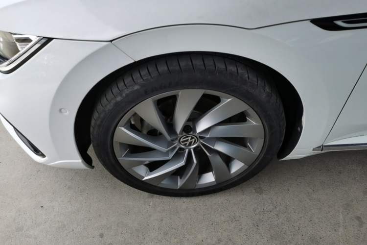 Used Volkswagen FAW-Volkswagen CC 2023 380TSI Striking Edition Left Front Wheel Hub