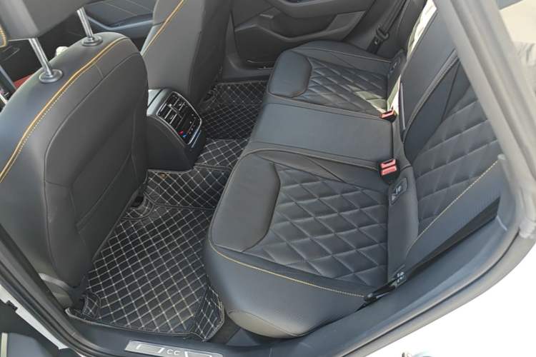 Used Volkswagen FAW-Volkswagen CC 2023 380TSI Striking Edition Left Rear Seat