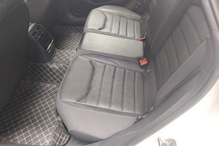 Used Volkswagen FAW-Volkswagen CC 2023 380TSI Striking Edition Left Rear Seat