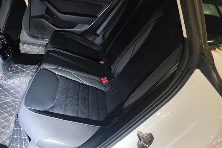 Used Volkswagen FAW-Volkswagen CC 2023 Hunting Vehicle 380TSI Hunter's Heart Edition Left Rear Seat