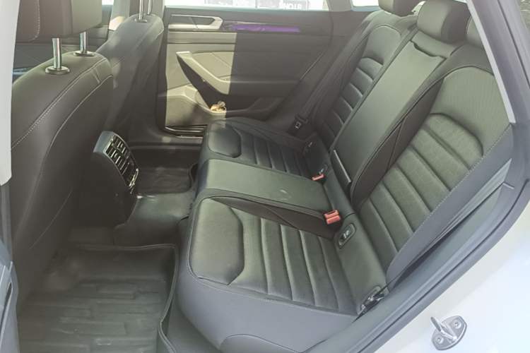 Used Volkswagen FAW-Volkswagen CC 2023 Hunting Vehicle 380TSI Hunter's Heart Edition Left Rear Seat