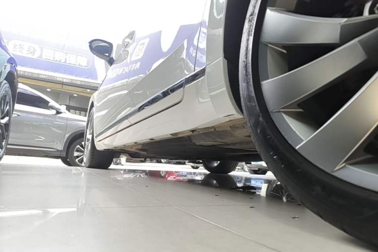 Used Volkswagen FAW-Volkswagen CC 2023 380TSI Striking Edition Left Side Sill