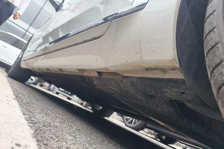 Used Volkswagen FAW-Volkswagen CC 2023 380TSI Striking Edition Left Side Sill