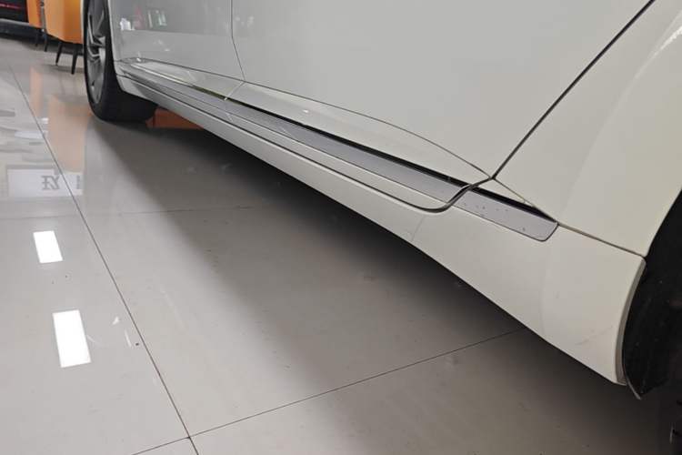 Used Volkswagen FAW-Volkswagen CC 2023 380TSI Striking Edition Left Side Sill
