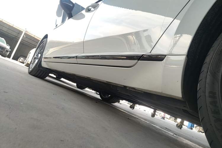 Used Volkswagen FAW-Volkswagen CC 2023 380TSI Striking Edition Left Side Sill