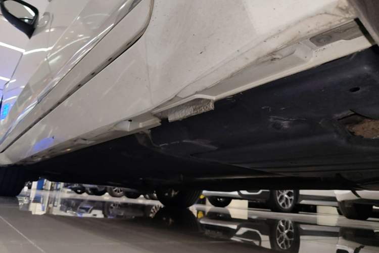 Used Volkswagen FAW-Volkswagen CC 2023 380TSI Striking Edition Left Side Sill
