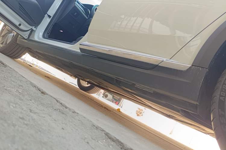 Used Volkswagen FAW-Volkswagen CC 2023 Hunting Vehicle 380TSI Hunter's Heart Edition Left Side Sill