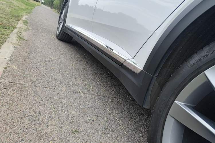 Used Volkswagen FAW-Volkswagen CC 2023 Adventure Vehicle 380TSI Trailblazer Edition Left Side Sill