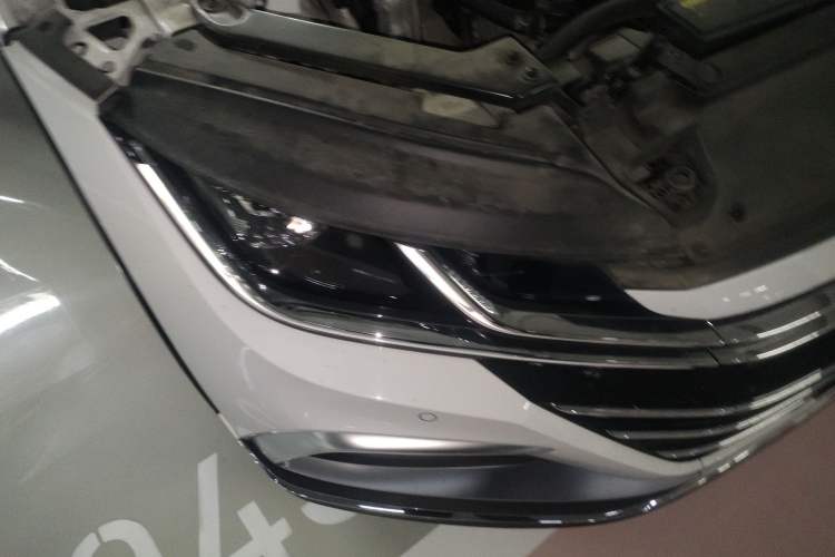 Used Volkswagen FAW-Volkswagen CC 2023 Adventure Vehicle 330TSI Hunter Vision Edition Right Front Headlight