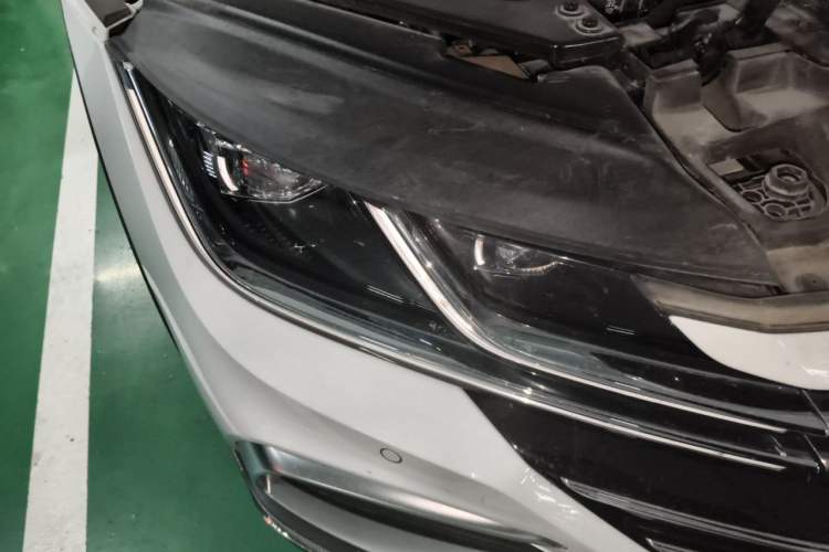 Used Volkswagen FAW-Volkswagen CC 2023 Hunting Vehicle 380TSI Hunter's Heart Edition Right Front Headlight