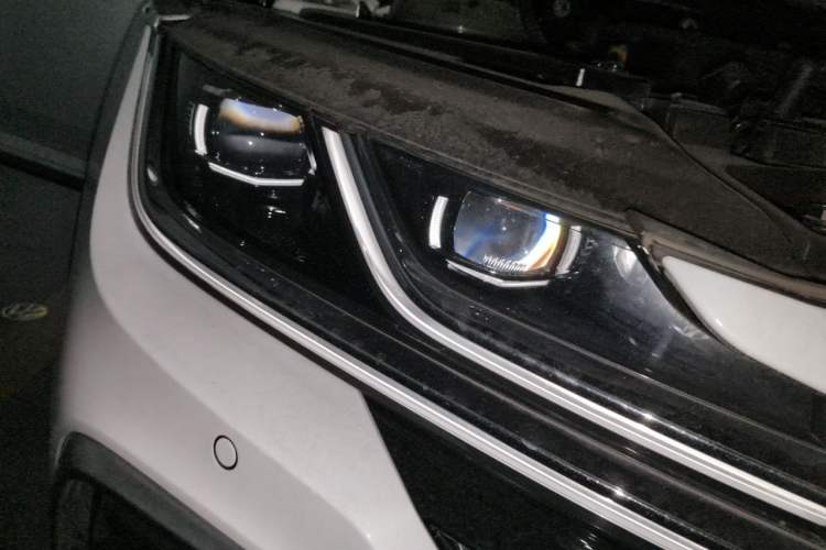 Used Volkswagen FAW-Volkswagen CC 2023 Hunting Vehicle 380TSI Hunter's Heart Edition Right Front Headlight
