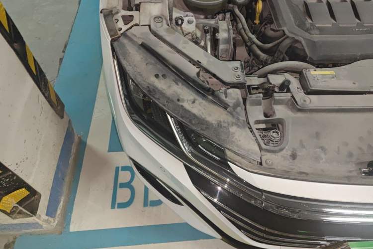 Used Volkswagen FAW-Volkswagen CC 2023 330TSI Ignite Edition Right Front Headlight