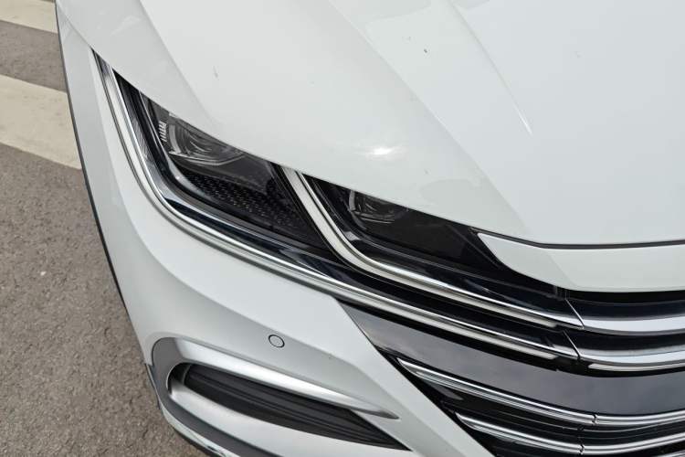 Used Volkswagen FAW-Volkswagen CC 2023 Hunting Vehicle 380TSI Hunter's Heart Edition Right Front Headlight