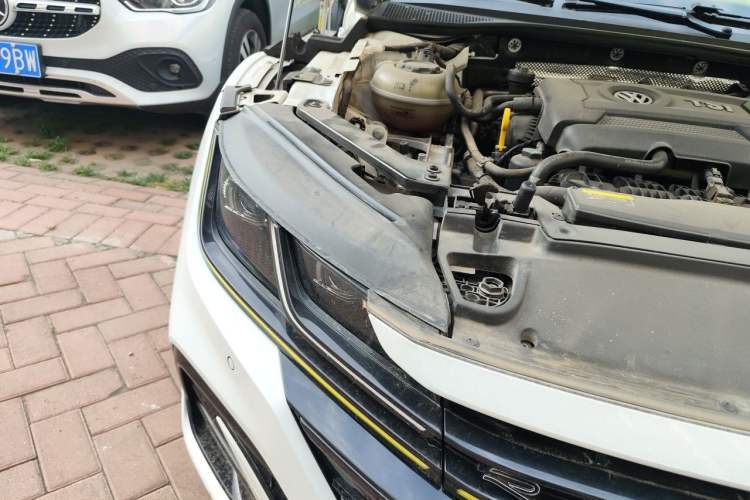 Used Volkswagen FAW-Volkswagen CC 2023 380TSI Striking Edition Right Front Headlight