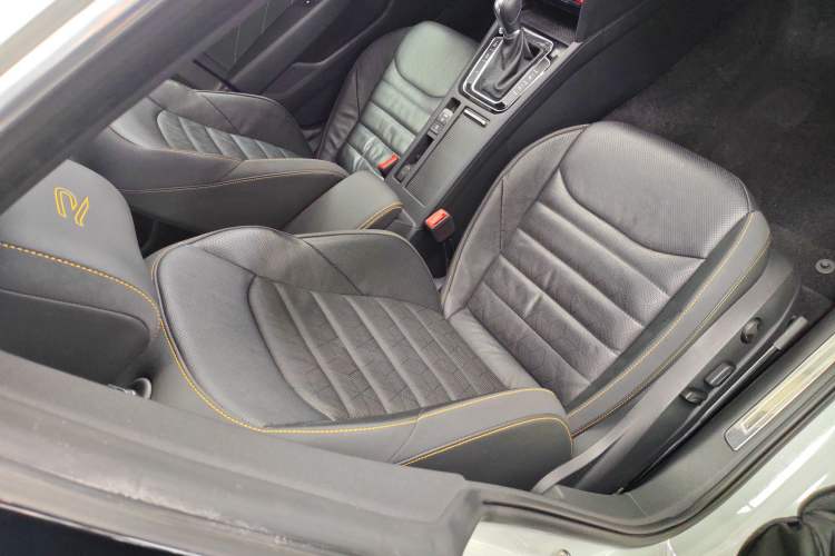 Used Volkswagen FAW-Volkswagen CC 2023 380TSI Striking Edition Right Front Seat
