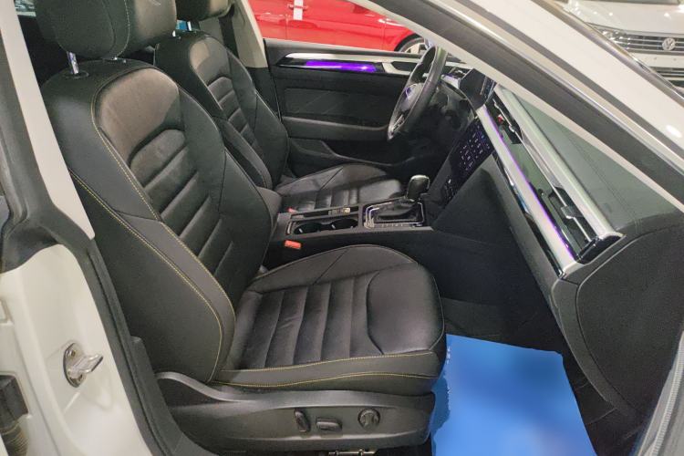 Used Volkswagen FAW-Volkswagen CC 2023 380TSI Striking Edition Right Front Seat