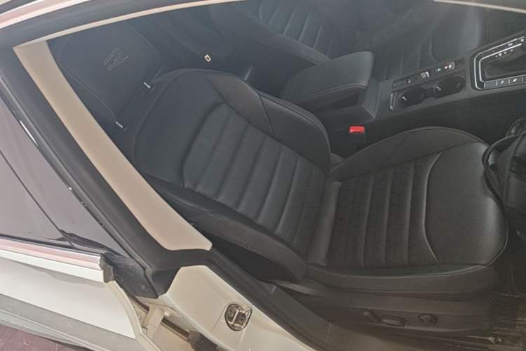 Used Volkswagen FAW-Volkswagen CC 2023 380TSI Striking Edition Right Front Seat
