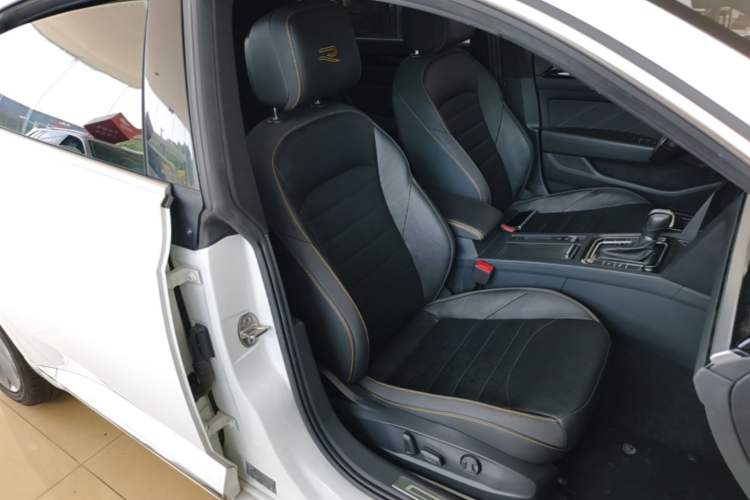 Used Volkswagen FAW-Volkswagen CC 2023 380TSI Striking Edition Right Front Seat