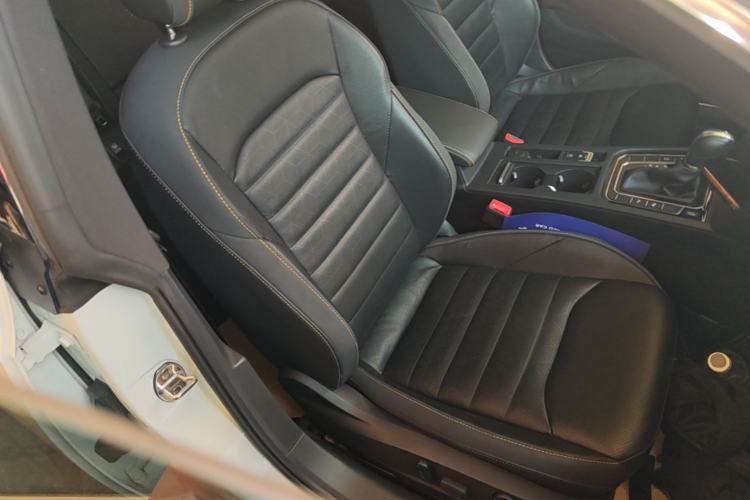 Used Volkswagen FAW-Volkswagen CC 2023 380TSI Striking Edition Right Front Seat