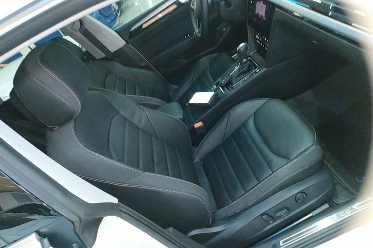 Used Volkswagen FAW-Volkswagen CC 2023 Hunting Vehicle 380TSI Hunter's Heart Edition Right Front Seat
