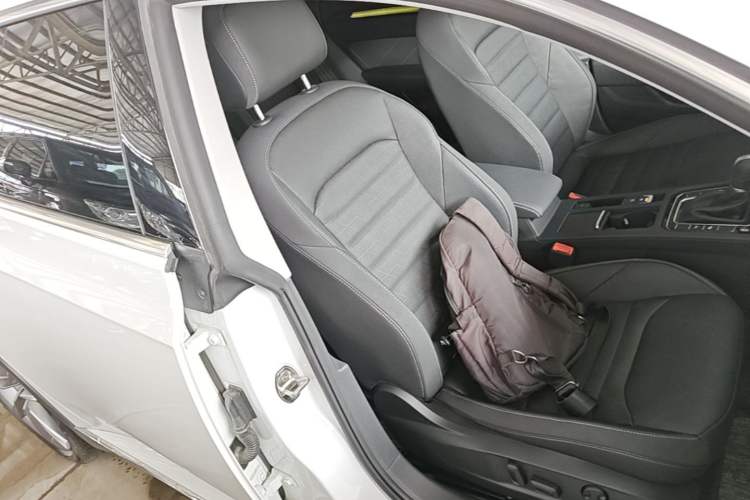 Used Volkswagen FAW-Volkswagen CC 2023 Hunting Vehicle 380TSI Hunter's Heart Edition Right Front Seat