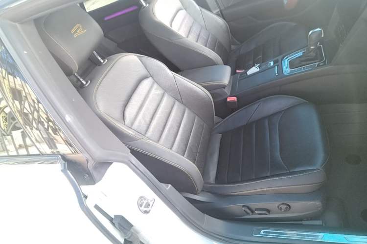 Used Volkswagen FAW-Volkswagen CC 2023 380TSI Striking Edition Right Front Seat