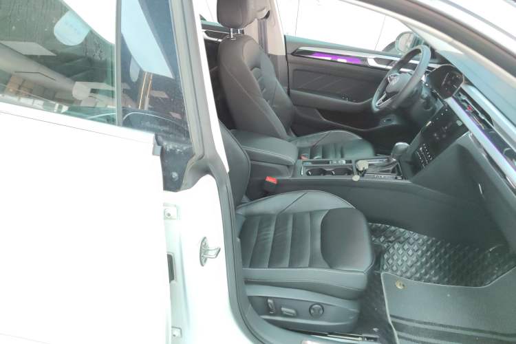 Used Volkswagen FAW-Volkswagen CC 2023 380TSI Striking Edition Right Front Seat
