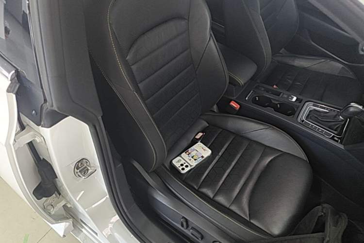 Used Volkswagen FAW-Volkswagen CC 2023 380TSI Striking Edition Right Front Seat